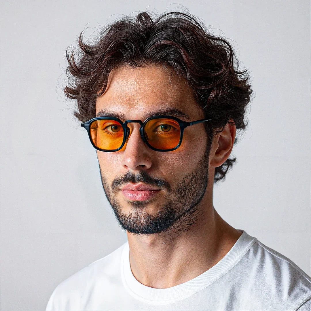 CAPRI. black/amber