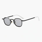 CAPRI. black/white