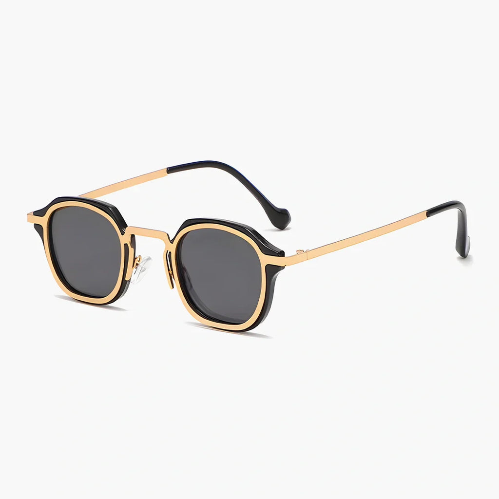 CAPRI. black/gold