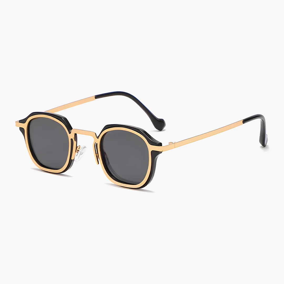 CAPRI. black/gold