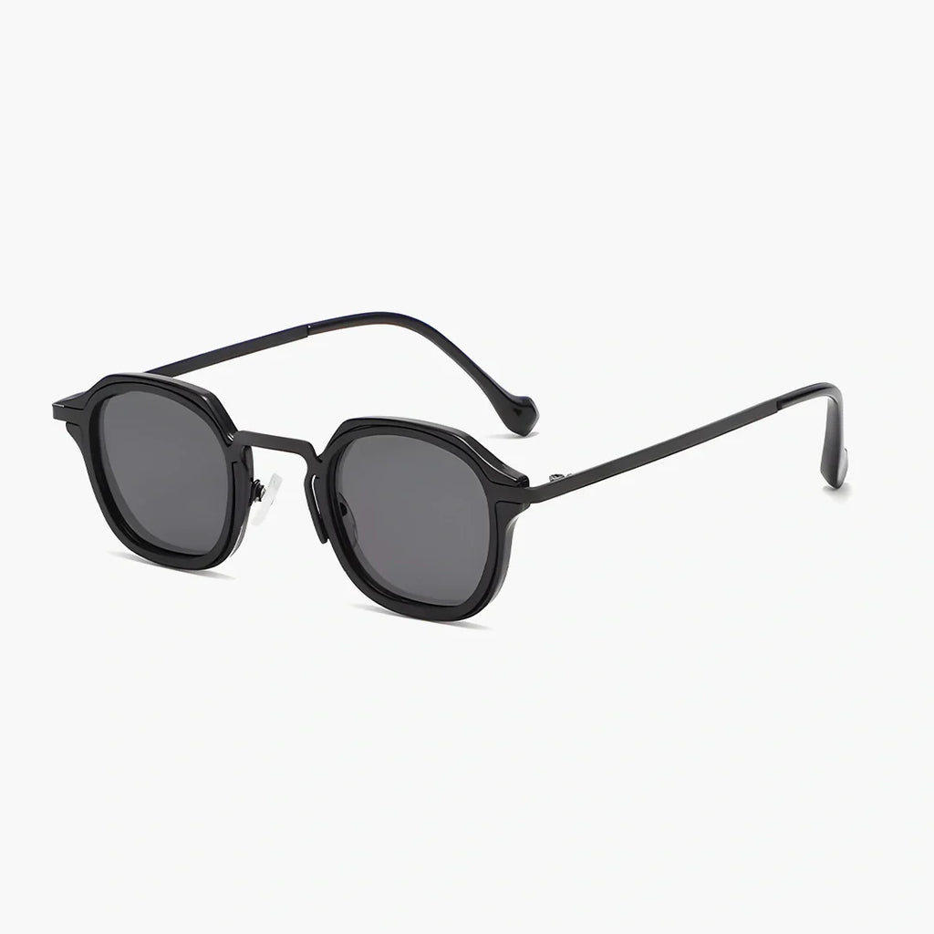 CAPRI. black/black